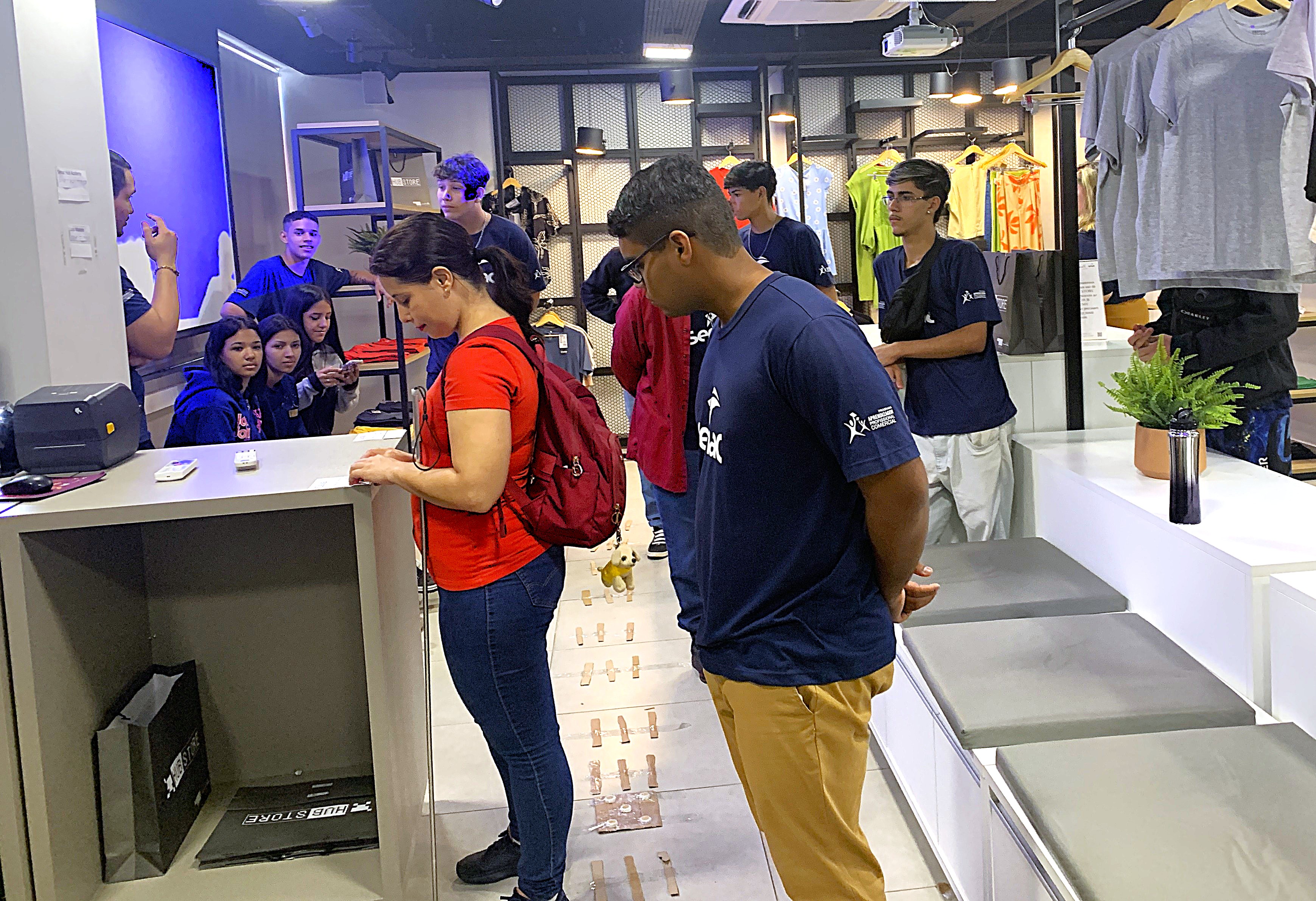 Começar no mercado de trabalho além do diploma é possível