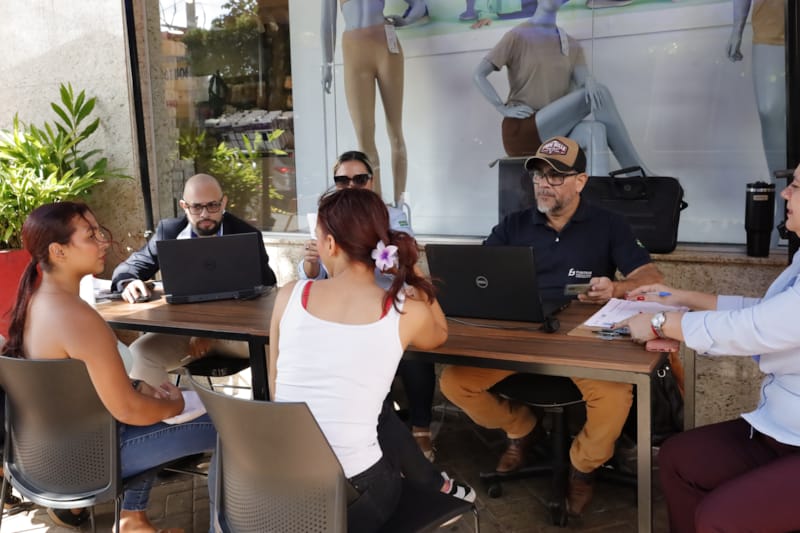 Balcão de Empregos leva empresas ao Centro e conecta trabalhadores a 280 vagas