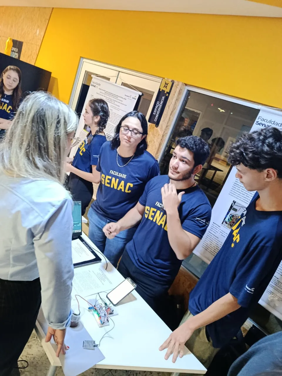 Análise e Desenvolvimento de Sistemas realiza 'mostra científica'