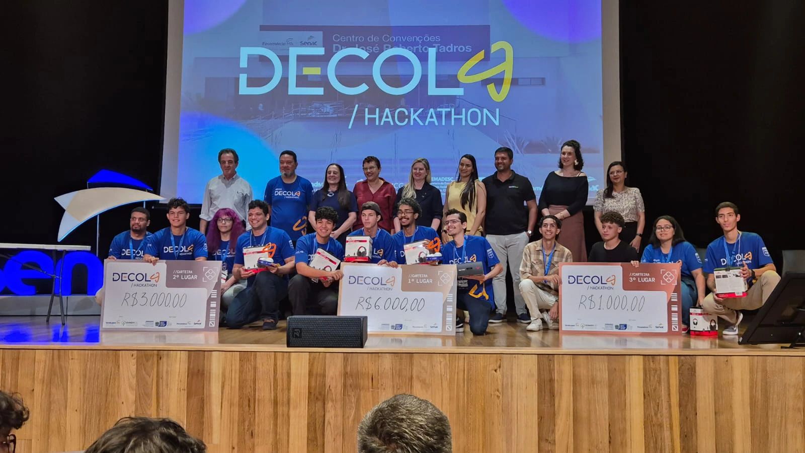 Jovens criam sistema de tecnologia para supermercados