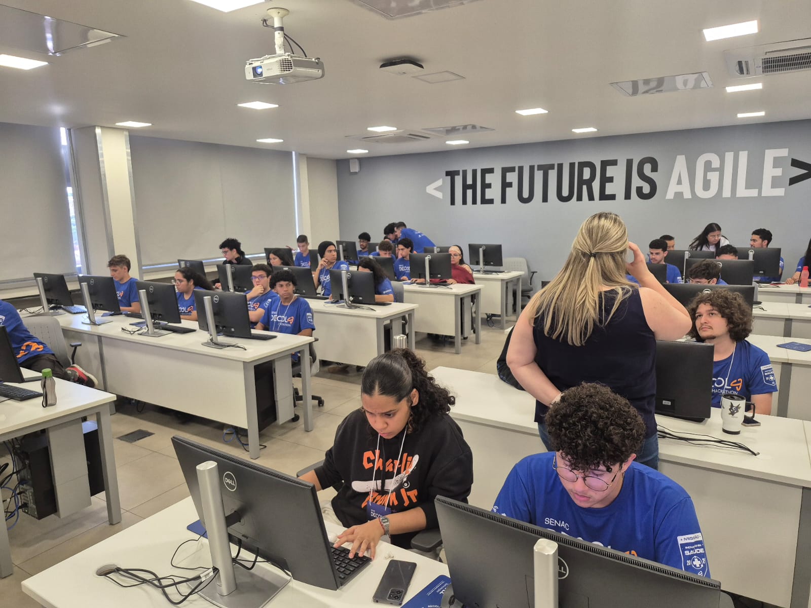 Governo de MS e Senac promovem hackathon para desenvolver soluções tecnológicas voltadas ao turismo em Campo Grande