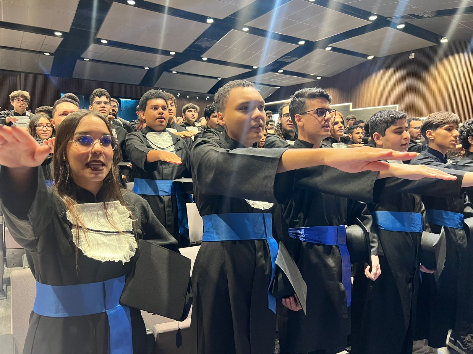 Estudantes do Voucher Desenvolvedor já ingressam no mercado com salários de até R$ 3 mil