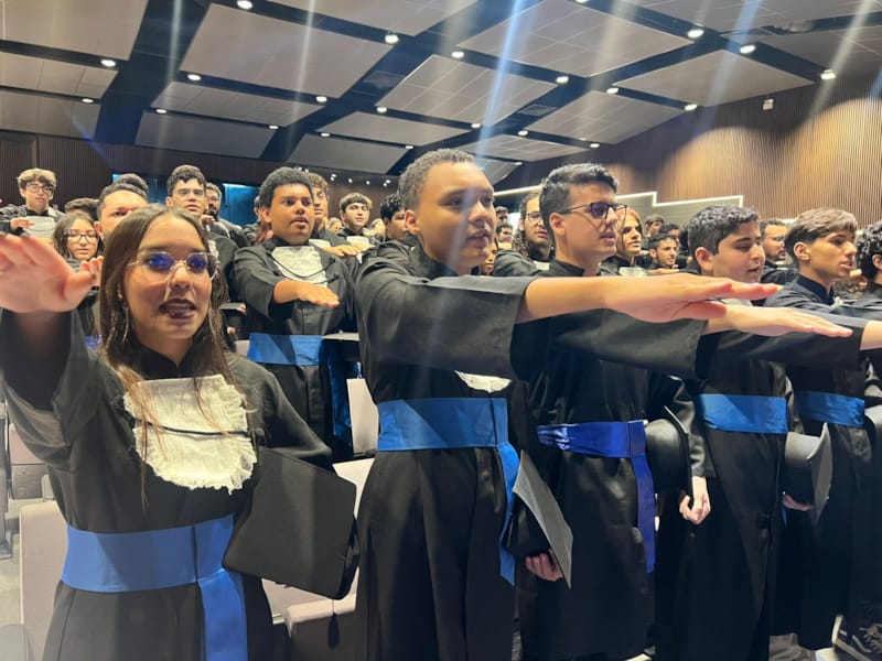 Estudantes do Voucher Desenvolvedor já ingressam no mercado com salários de até R$ 3 mil